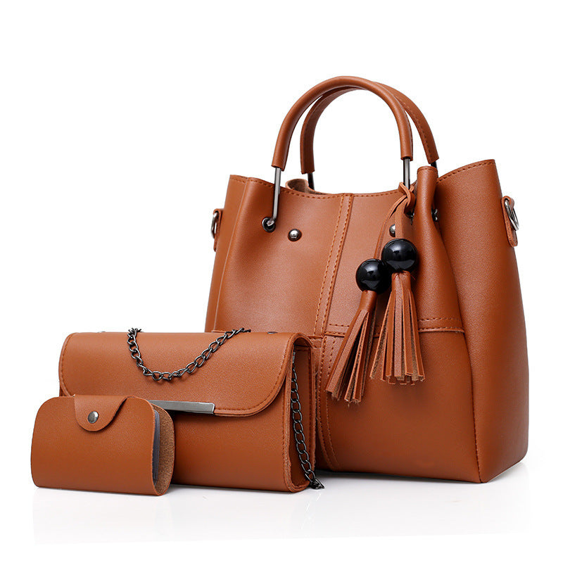 Camille — Set de seis bolsos con borlas