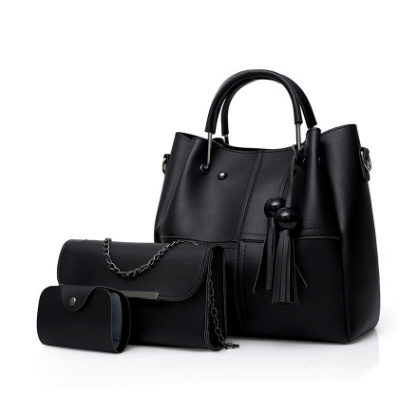 Camille — Set de seis bolsos con borlas